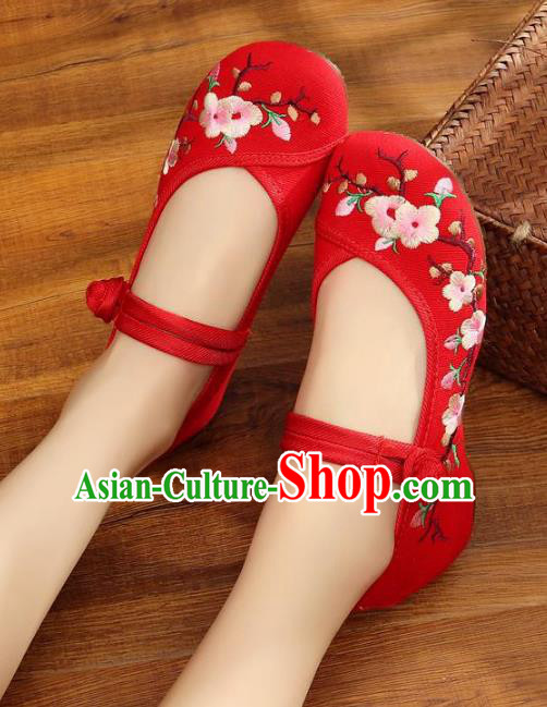 Traditional Chinese National Hanfu Red Embroidered Shoes, China Princess Embroidery Wintersweet Shoes for Women