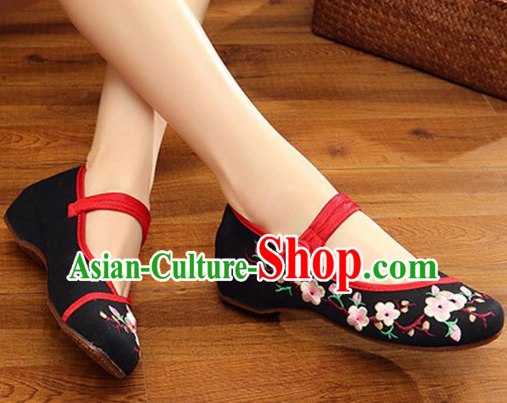 Traditional Chinese National Hanfu Black Embroidered Shoes, China Princess Embroidery Wintersweet Shoes for Women