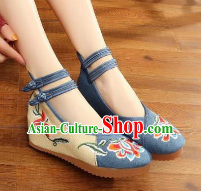 Traditional Chinese National Hanfu Wedding Blue Embroidered Shoes, China Princess Embroidery Peony Shoes for Women