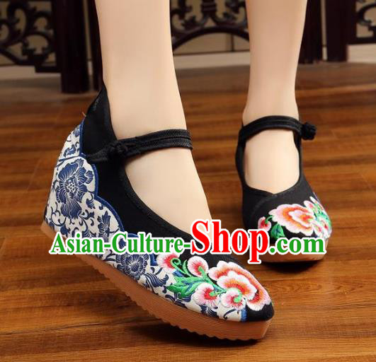 Traditional Chinese National Hanfu Black Embroidered Shoes, China Princess Embroidery Peony Shoes for Women