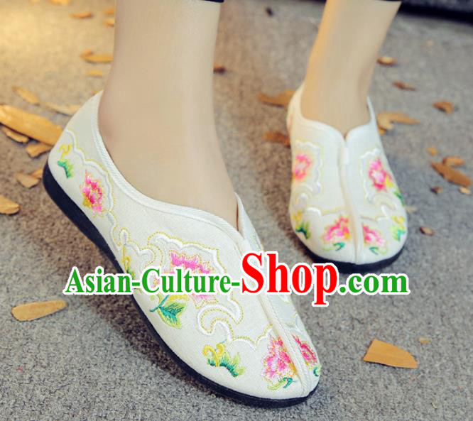 Traditional Chinese National Hanfu Embroidery Peony White Shoes, China Ancient Embroidered Shoes for Women