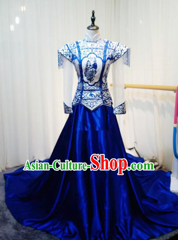 Chinese Style Wedding Catwalks Costume Wedding Bride Embroidered Trailing Full Dress Blue and White Porcelain Cheongsam for Women