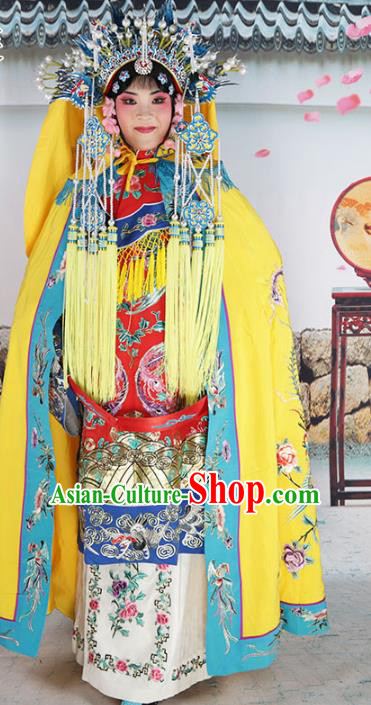 Chinese Beijing Opera Empress Costume Yellow Embroidered Cloak, China Peking Opera Actress Embroidery Mantle Clothing