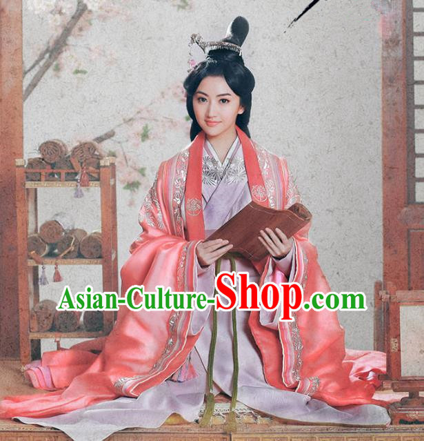 Traditional Chinese Ancient Han Dynasty Imperial Princess Delicate Embroidered Hanfu Costume for Women