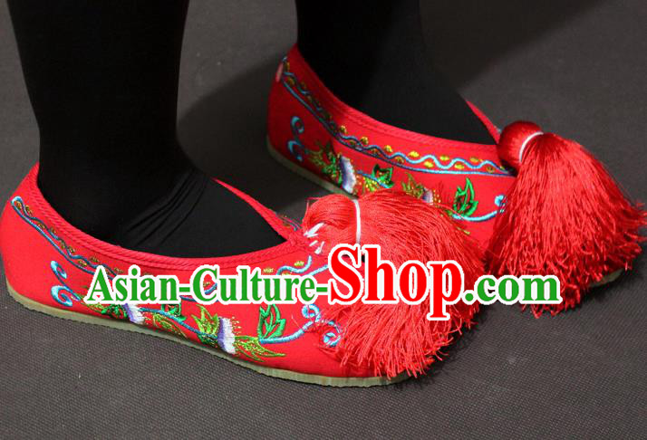 Traditional China Beijing Opera Actress Embroidery Red Shoes, Chinese Peking Opera Diva Blood Stained Shoes