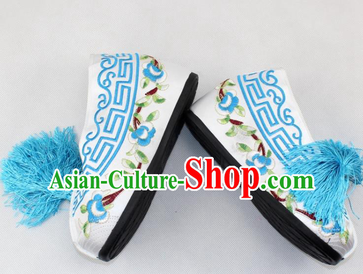 Chinese Traditional Beijing Opera White Blood Stained Shoes Ancient Handmade Princess Embroidered Shoes for Women