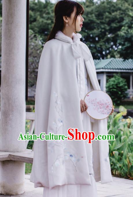 Chinese Traditional Costumes Ancient Hanfu Embroidered White Woolen Cloak for Women