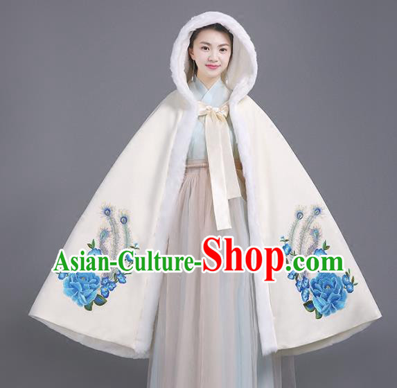 Chinese Traditional Costumes Ancient Hanfu White Woolen Cloak for Women