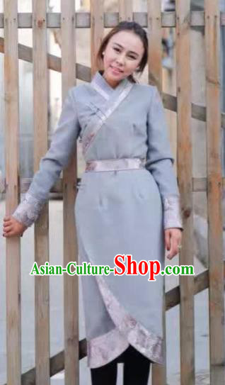 Chinese Mongol Minority Ethnic Costume Traditional Mongolian Grey Woolen Coat for Women