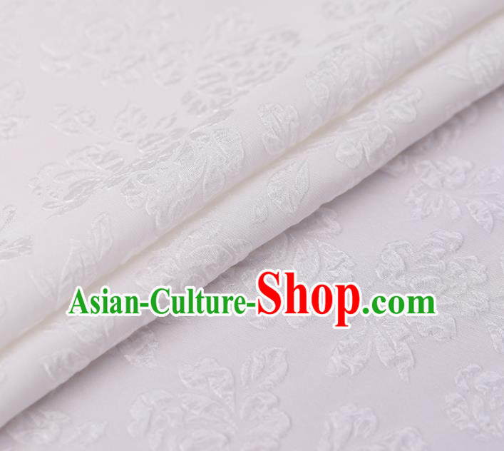 Chinese Traditional White Gambiered Guangdong Gauze Satin Plain Classical Pattern Cheongsam Silk Drapery