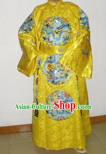 Chinese Traditional Ming Dynasty Emperor Embroidered Costume Ancient Majesty Clothing for Men