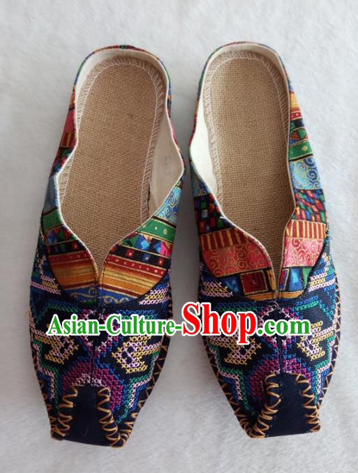 Chinese Traditional Handmade Embroidered Shoes Navy Cloth Slippers for Women