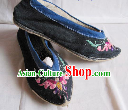 Asian Chinese Traditional Hanfu Shoes Ethnic Handmade Embroidered Black Shoes for Women