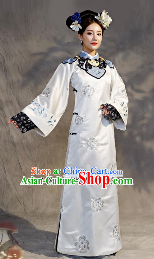 Chinese Ancient Drama Qing Dynasty Manchu Imperial Consort Embroidered Costumes for Women