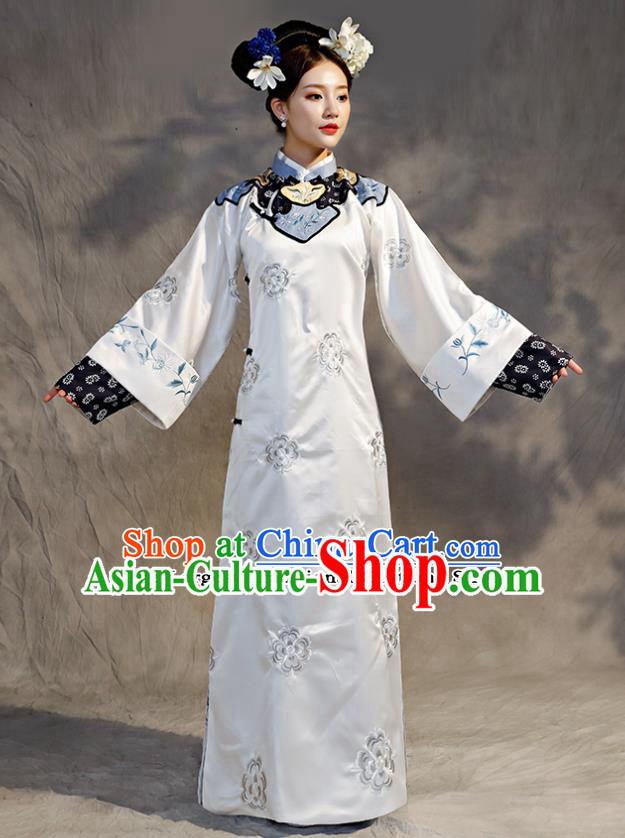 Chinese Ancient Drama Qing Dynasty Manchu Imperial Consort Embroidered Costumes for Women