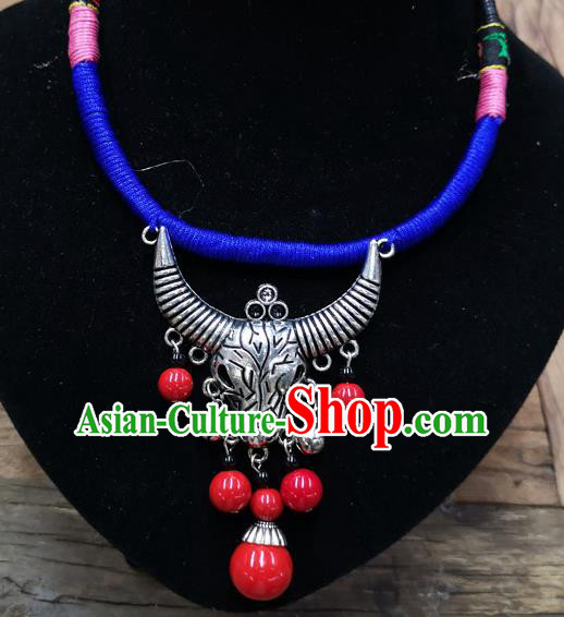 Chinese Traditional Jewelry Accessories Yunnan Minority Sliver Bull Necklace for Women