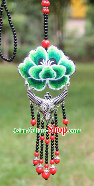 Chinese Traditional Accessories Yunnan Minority Embroidered Green Peony Sliver Ox Horn Necklace for Women