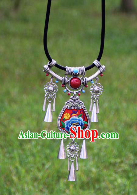 Chinese Traditional Minority Red Embroidered Necklace Ethnic Folk Dance Accessories for Women