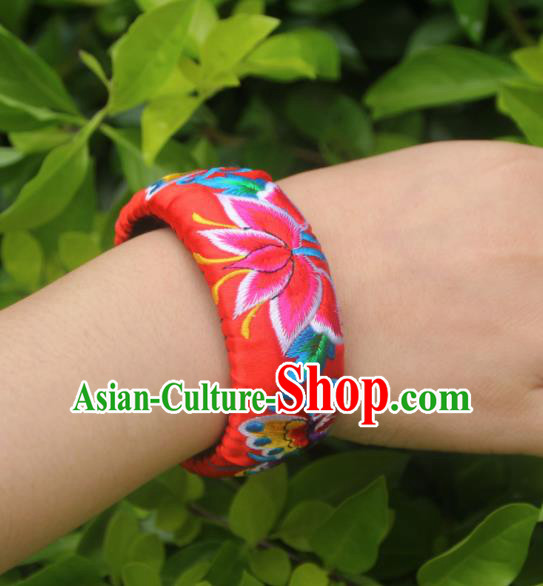Chinese Traditional National Handmade Embroidered Bracelet for Women
