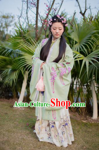 China Traditional Ming Dynasty Palace Lady Costume Ancient Embroidered Cloak for Women