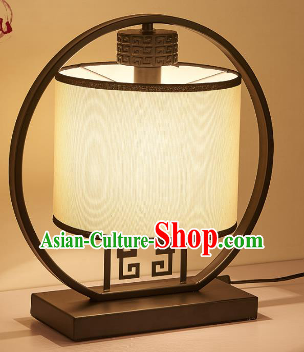 Traditional Chinese Palace Lanterns Handmade Iron Lantern Ancient Desk Lamp