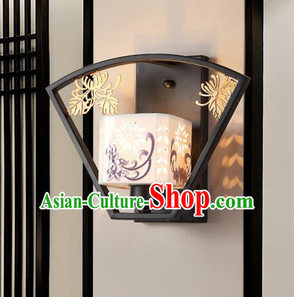 Traditional China Ancient Chrysanthemum Wall Lanterns Handmade Iron Lantern Ancient Lamp