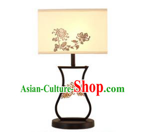 Traditional China Ancient Carving Chrysanthemum Desk Lanterns Handmade Lantern Ancient Lamp