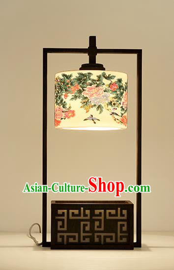 Traditional China Ancient Iron Lanterns Handmade Painting Peony Desk Lantern Ancient Lamp