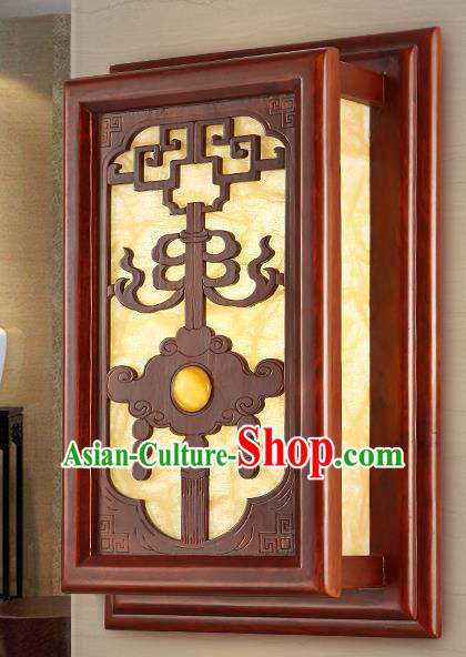 China Handmade Palace Lanterns Wall Lantern Ancient Wood Carving Lanterns Traditional Lamp