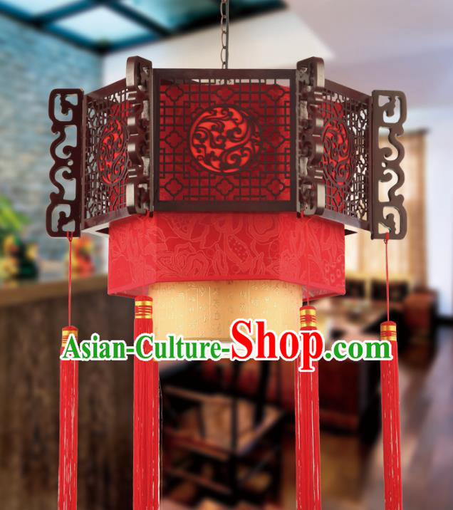 China Traditional Handmade New Year Lantern Palace Wood Hanging Lanterns Ceiling Lamp Ancient Lanern