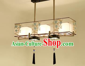 Traditional China Handmade Lantern Ancient Embroidered Three Lanterns Palace Ceiling Lamp