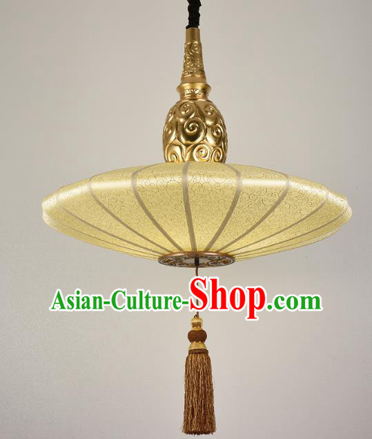 China Handmade Lantern Traditional Golden Hanging Lanterns Palace Ceiling Lamp