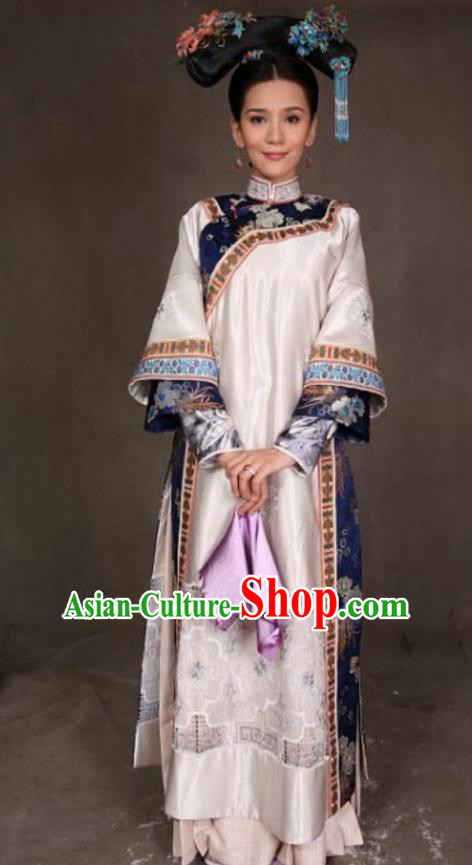 Ancient Chinese Qing Dynasty Manchu Kangxi Imperial Concubine Embroidered Historical Dress Costume for Women