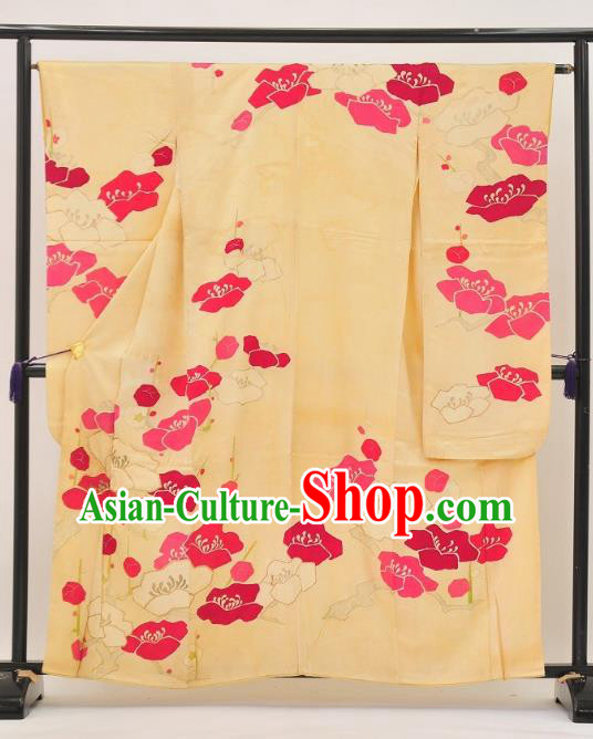 Japan Ancient Palace Female Yellow Furisode Kimonos Traditional Yukata Dress Formal Costume for Women