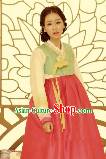 Korean Traditional Palace Garment Hanbok Fashion Apparel Costume Bride Green Blouse and Red Dress for Women