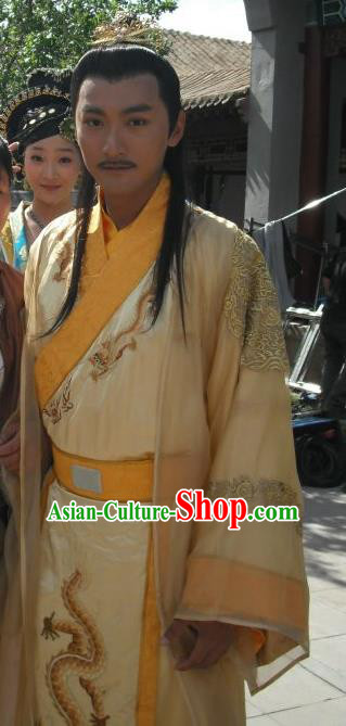 Traditional Chinese Ancient Ming Dynasty Emperor Xi Zhu Youxiao Embroidered Replica Costume Yellow Imperial Robe for Men