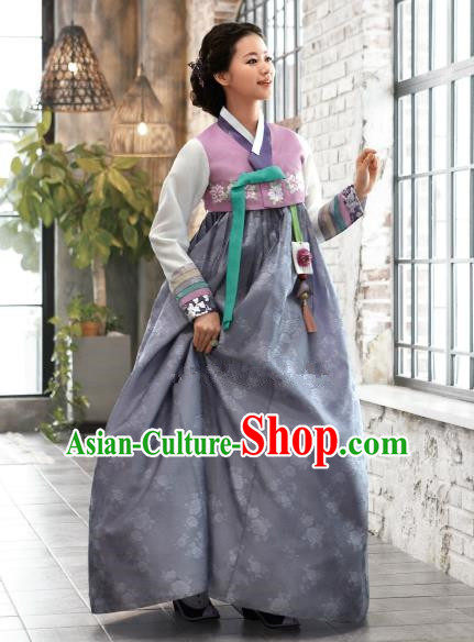 Korean Traditional Bride Hanbok Pink Blouse and Grey Embroidered Dress Ancient Formal Occasions Fashion Apparel Costumes for Women