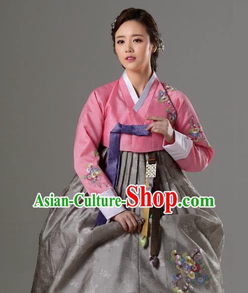 Korean Traditional Bride Hanbok Pink Blouse and Grey Embroidered Dress Ancient Formal Occasions Fashion Apparel Costumes for Women