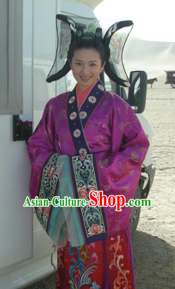 Chinese Traditional Tang Dynasty Palace Princess Dress Embroidered Replica Costume for Women