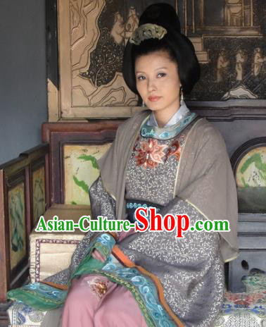 Chinese Traditional Tang Dynasty Crown Princess Embroidered Replica Costume for Women
