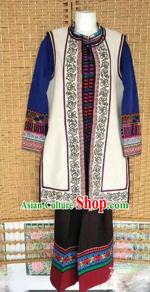 Traditional Chinese Yi Nationality Costume Ethnic Folk Dance Embroidered Clothing for Men