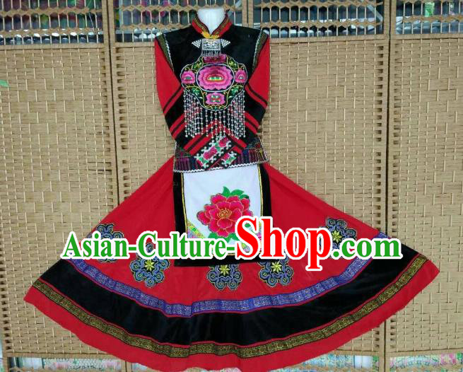 Traditional Chinese Yi Nationality Minority Embroidered Costume, Female Folk Dance Red Dress for Women