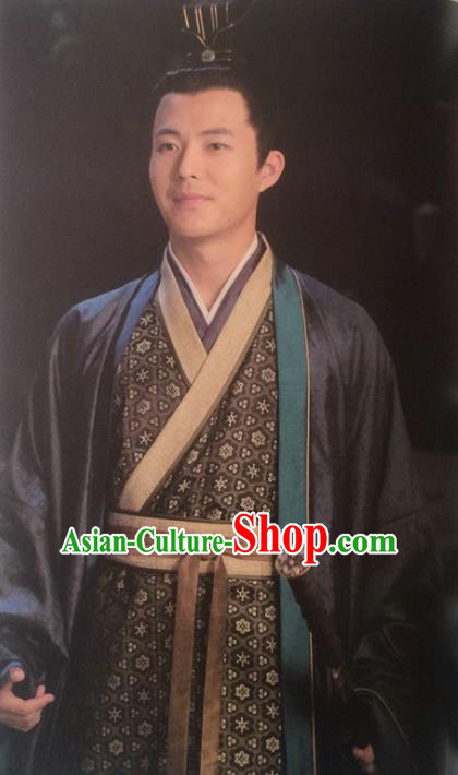 Traditional Chinese Wei and Jin Dynasties Swordsman Wang Shu Replica Costume for Men