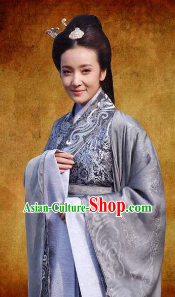 Chinese Ancient Han Dynasty Imperial Concubine Qi Embroidered Hanfu Dress Replica Costume for Women