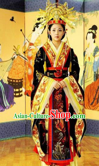 Chinese Ancient Tang Dynasty Imperial Consort Yang Hanfu Dress Embroidered Replica Costume for Women
