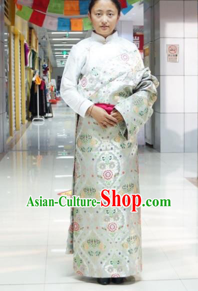 Chinese Zang Nationality White Tibetan Robe, China Traditional Tibetan Ethnic Heishui Dance Costume for Women