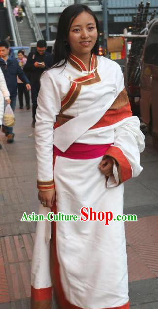 Chinese Traditional Minority Wedding Costume White Tibetan Robe Zang Nationality Clothing for Women