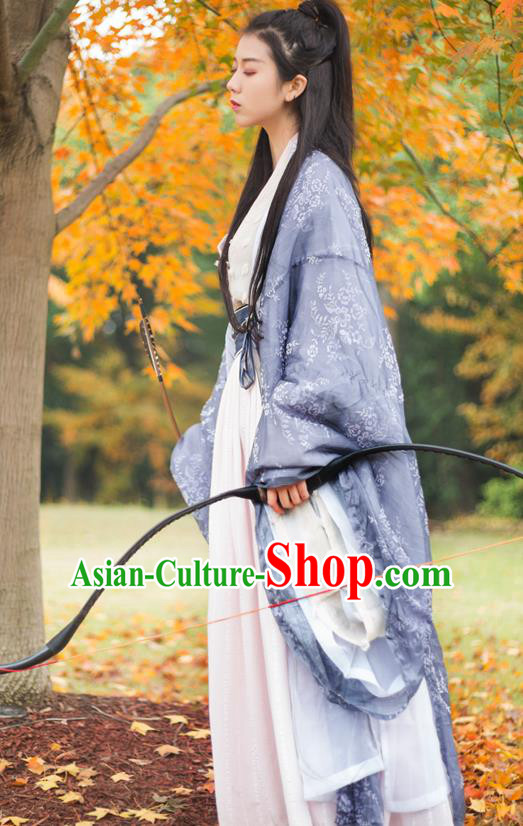 Chinese Traditional Jin Dynasty Swordswoman Costume Ancient Heroine Embroidered Clothing for Women