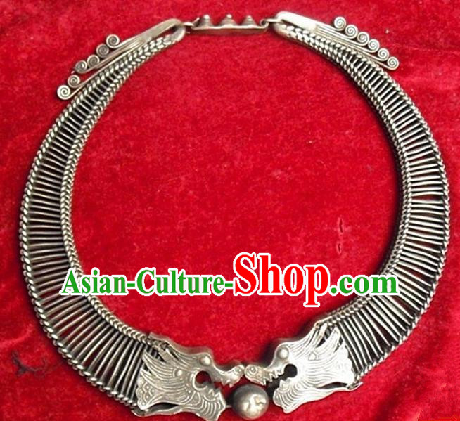 Chinese Traditional Ornaments Accessories Ancient Miao Minority Sliver Necklace for Women