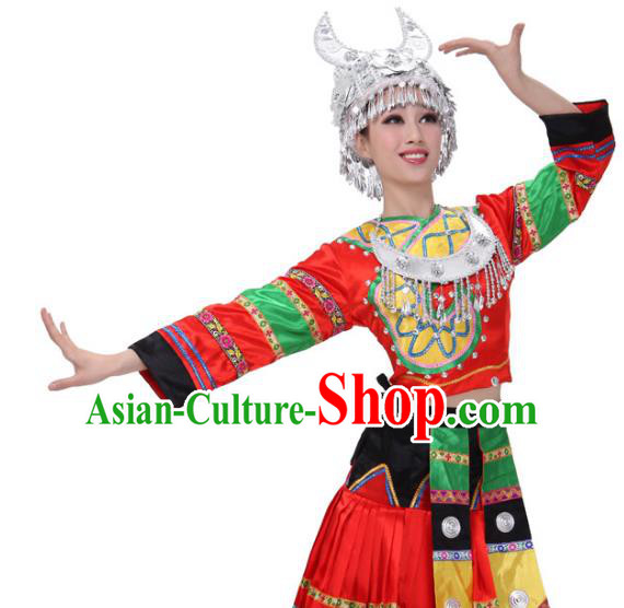 Traditional Chinese Miao Ethnic Clothing, China Hmong Minority Folk Dance Costume and Headwear for Women